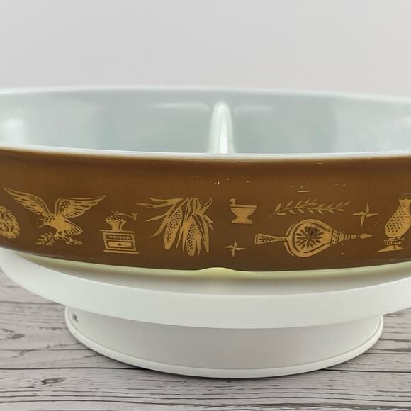Vintage Pyrex Early American Pattern 1.5 Qt Divided Casserole, Gold Eagle Brown - Picture 2 of 10
